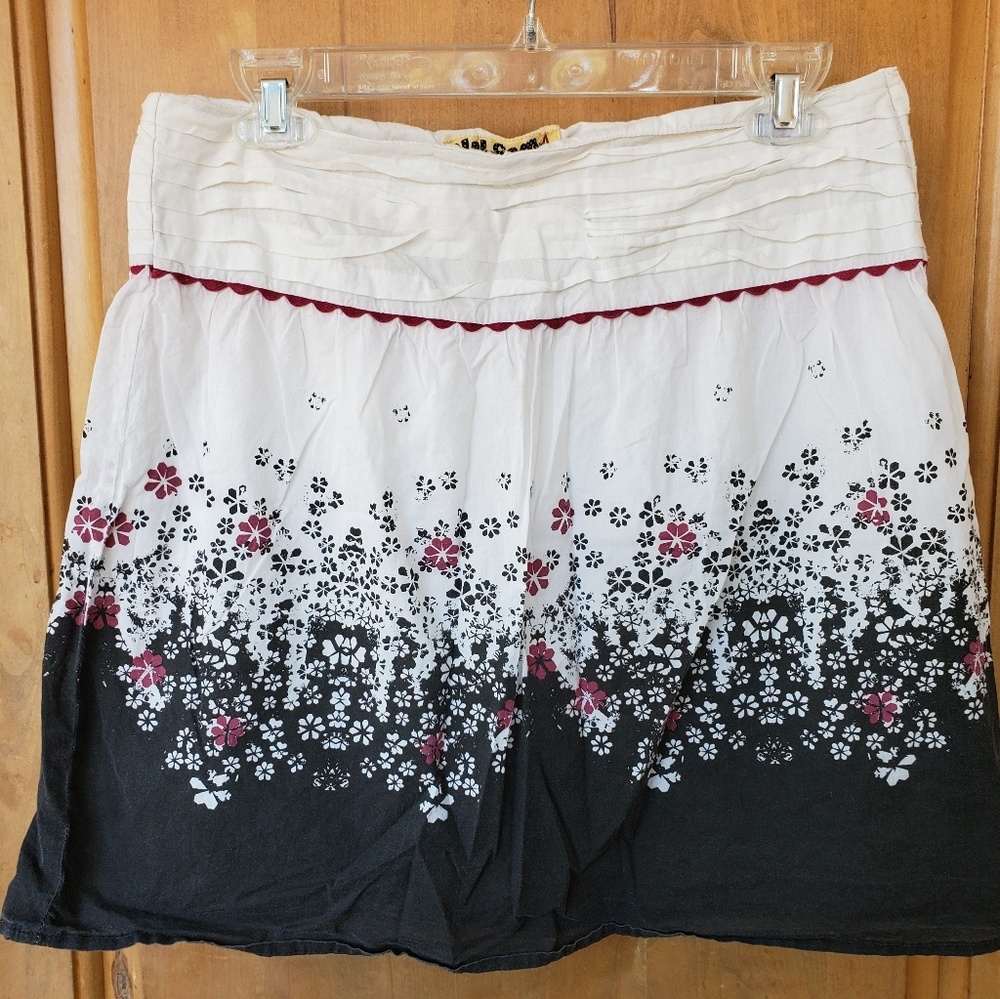 Volcom black and white skirt with pink flowers